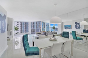 Life Is Gucci! Gorgeous WATER VIEWS Miami Condo!